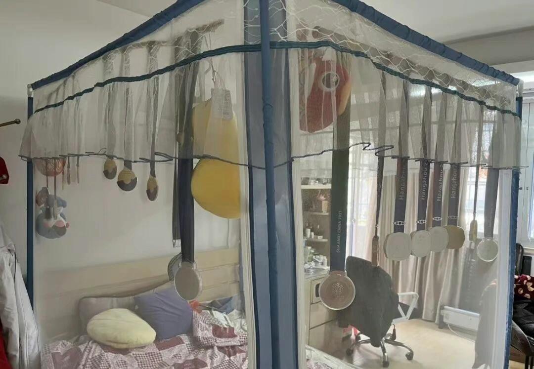 游泳卡通头像女生_冠军游泳头像卡通可爱图片_头像卡通游泳可爱冠军图片大全