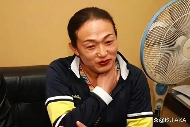 邹教练春兰举重冠军是谁_邹教练春兰举重冠军是哪一集_举重冠军邹春兰教练