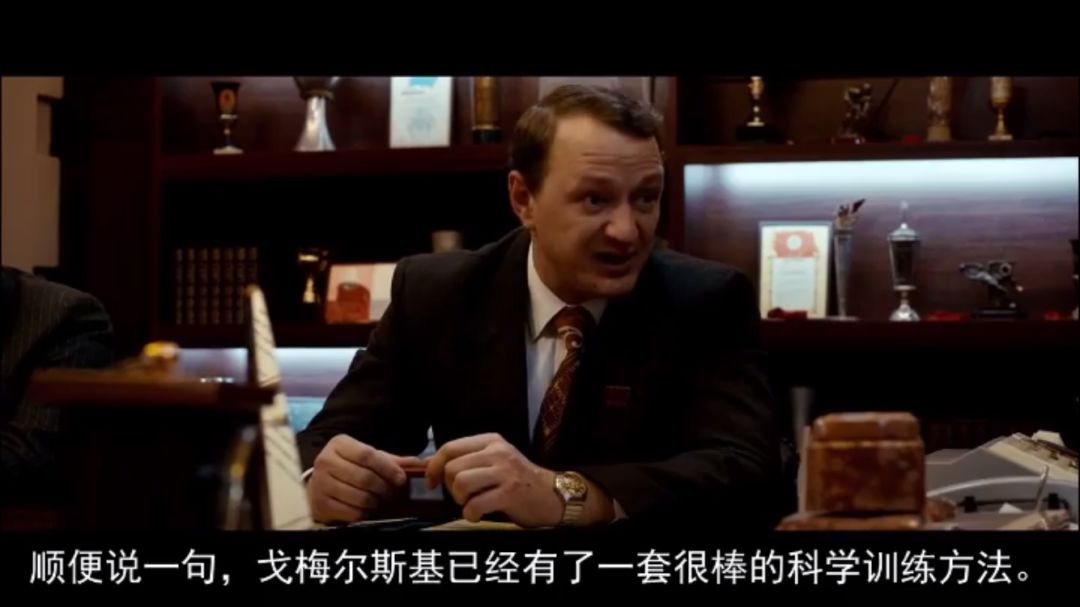篮球上篮空中对抗_篮球空中对抗犯规则_打篮球空中对抗