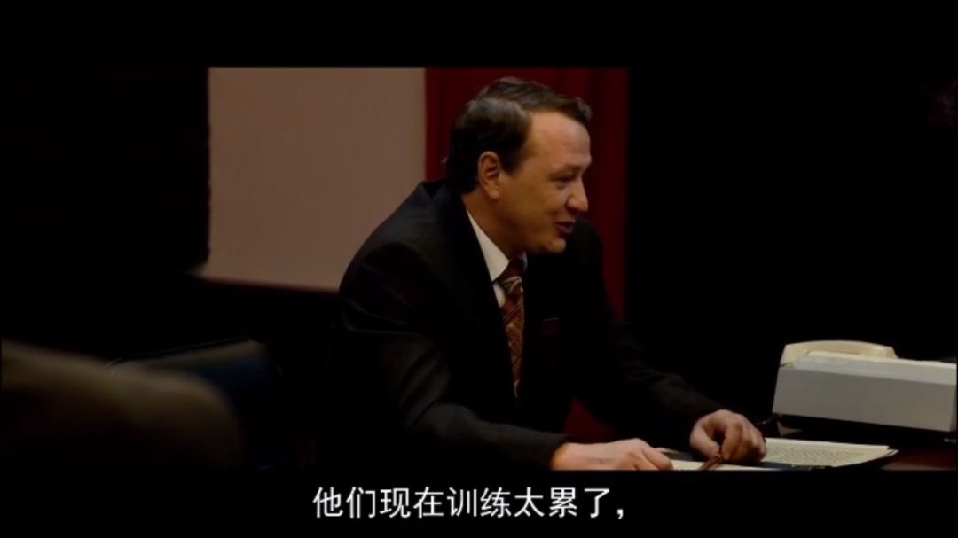 篮球空中对抗犯规则_打篮球空中对抗_篮球上篮空中对抗