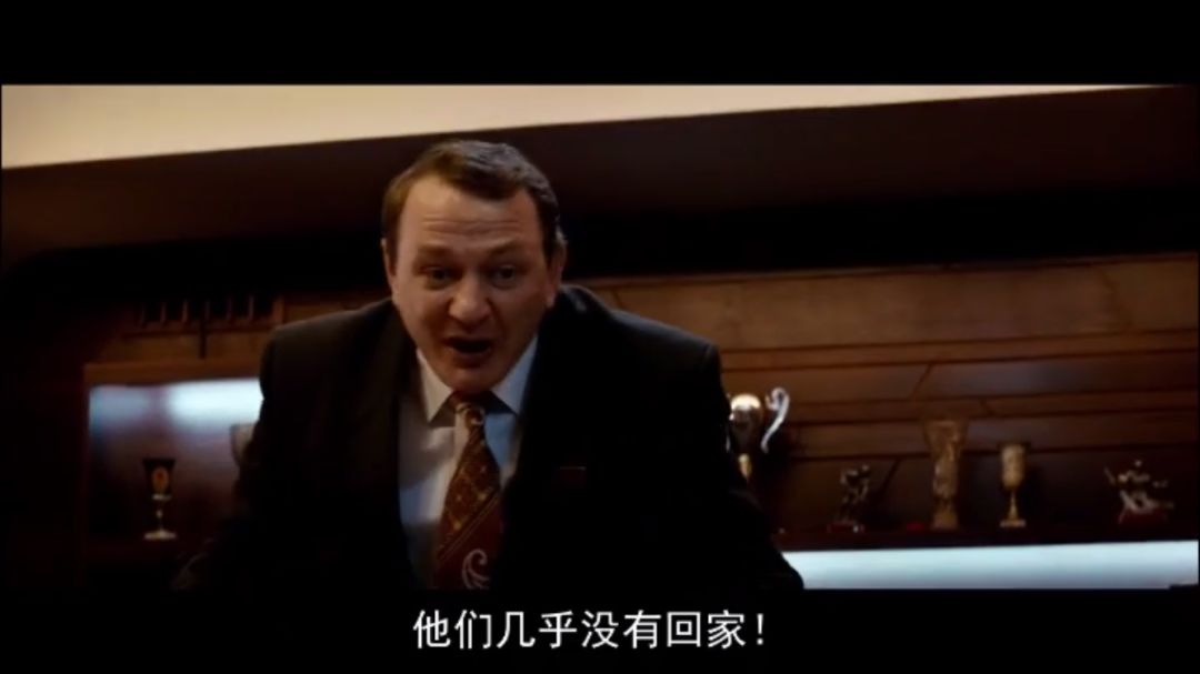 篮球上篮空中对抗_篮球空中对抗犯规则_打篮球空中对抗