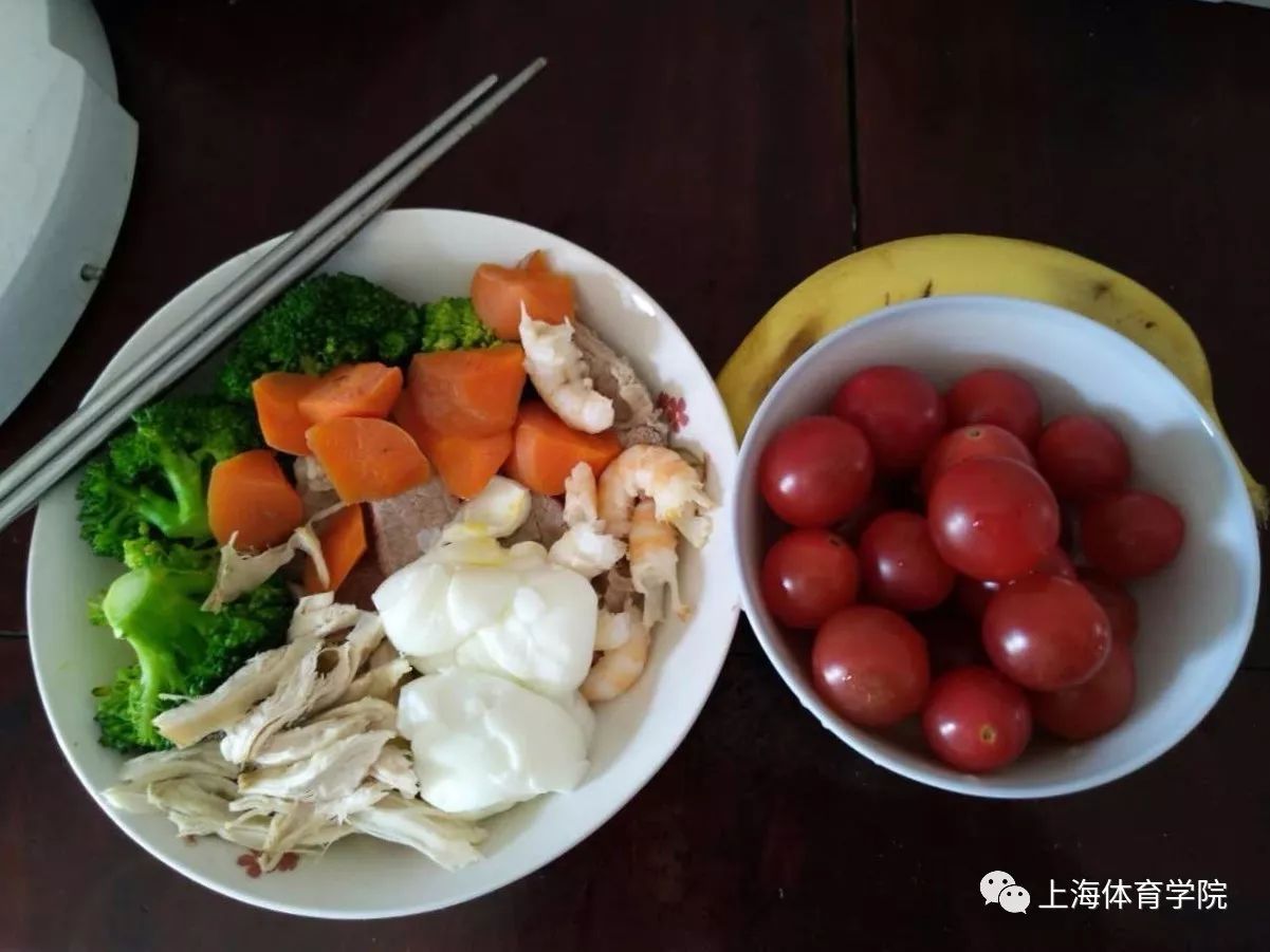 举重总教练_举重冠军和健身房教练_举重教练组