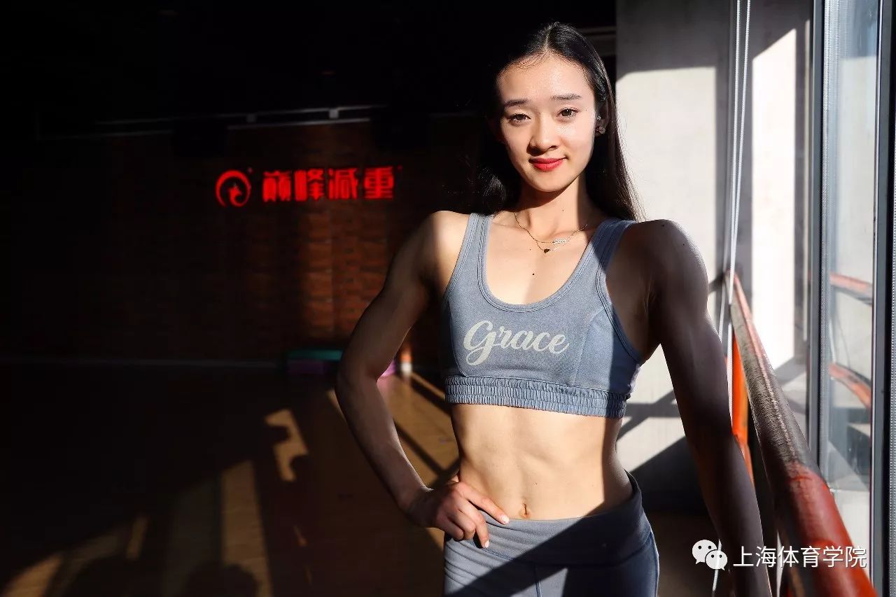 举重教练组_举重总教练_举重冠军和健身房教练