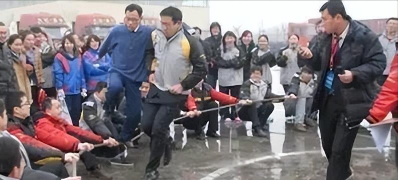 篮球趣味小游戏 规则_趣味篮球游戏大全_趣味篮球规则游戏小班教案