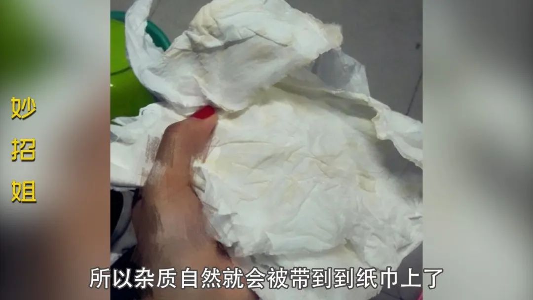 鞋子咋刷_生活小窍门鞋子怎么刷干净_鞋子刷洗方法
