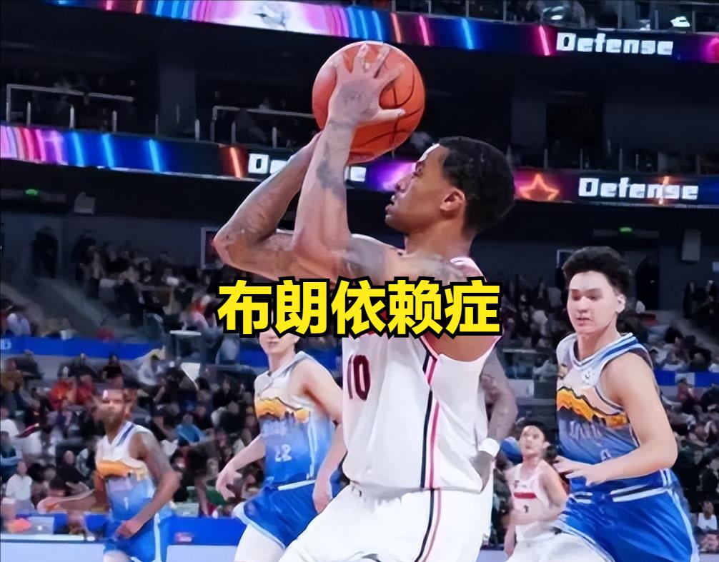 篮球规则裁判叫什么_篮球裁判指哪边_裁判篮球规则叫啥名字