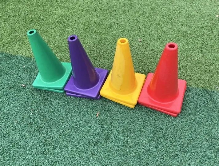 足球游戏规则牌幼儿园_足球纸牌游戏_踢足球纸牌玩法