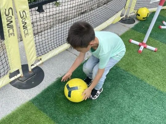 足球纸牌游戏_足球游戏规则牌幼儿园_踢足球纸牌玩法