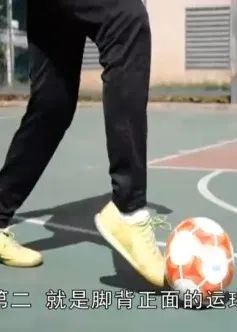 足球纸牌游戏_踢足球纸牌玩法_足球游戏规则牌幼儿园