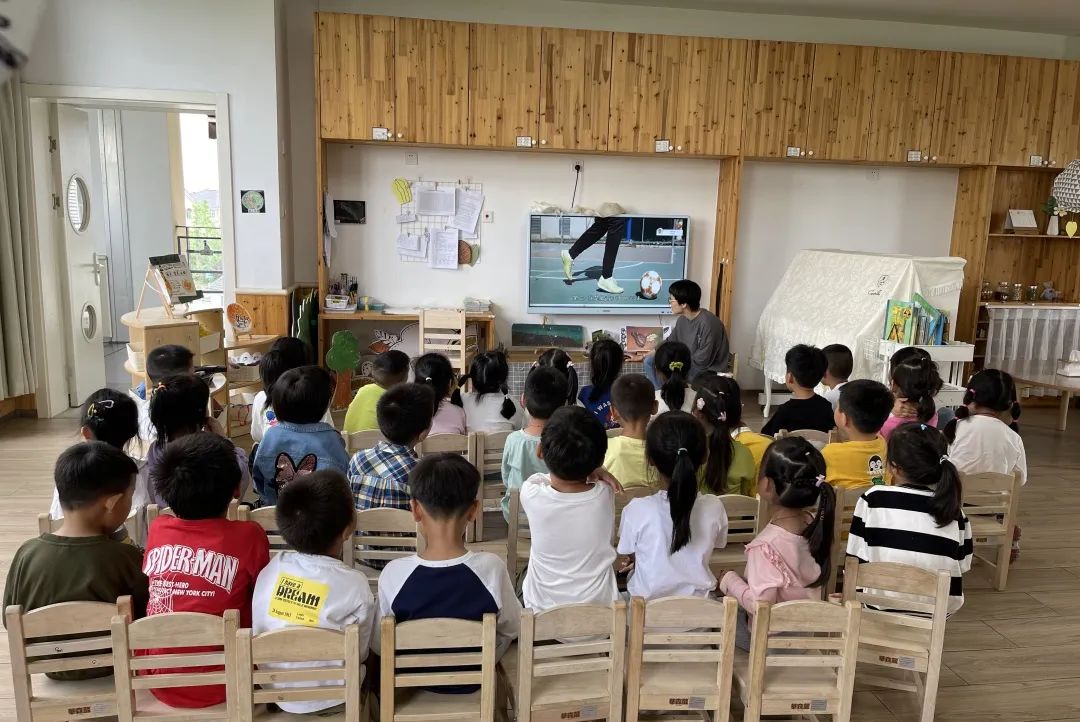 足球游戏规则牌幼儿园_足球纸牌游戏_踢足球纸牌玩法