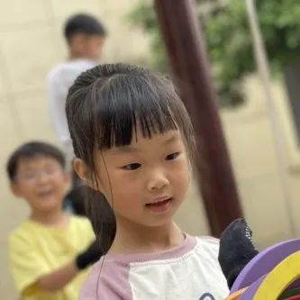 踢足球纸牌玩法_足球游戏规则牌幼儿园_足球纸牌游戏