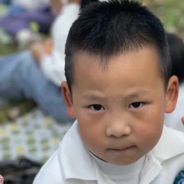 足球纸牌游戏_踢足球纸牌玩法_足球游戏规则牌幼儿园