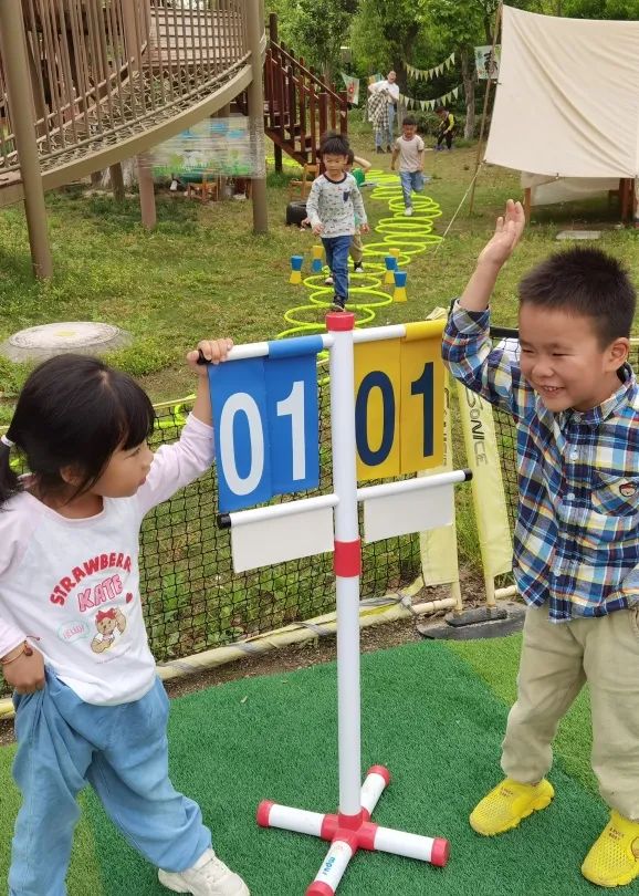 足球游戏规则牌幼儿园_足球纸牌游戏_踢足球纸牌玩法