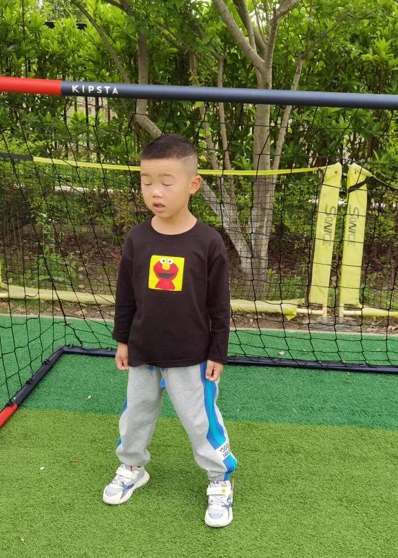足球游戏规则牌幼儿园_踢足球纸牌玩法_足球纸牌游戏