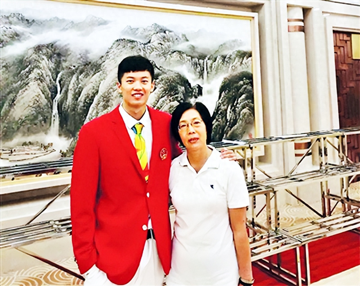 游泳奥运冠军罗雪娟_姓罗的游泳奥运冠军有哪些_游泳运动员罗思
